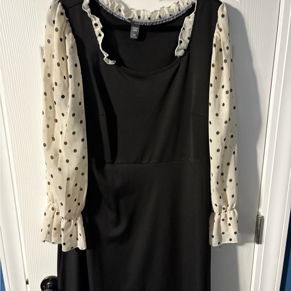 SHEIN Black and Cream Pleated Bishop Sleeve Dress